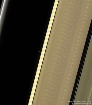 SaturnEarthMoon_Cassini_960.jpg