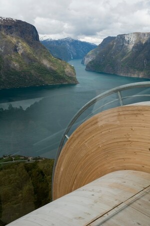 Aurland-Look-Out-03-685x1030