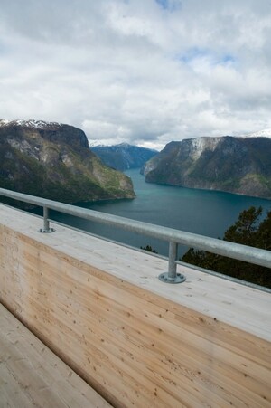 Aurland-Look-Out-07-685x1030