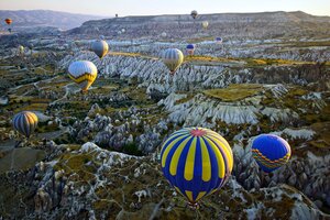 balloons_over_cappadocia_by_citizenfresh-d6niwdn