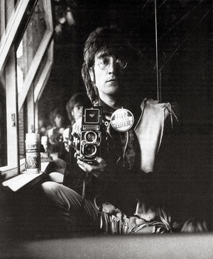 Self-portrait+of+John+Lennon+and+his+Rolleiflex+in+the+attic+of+his+house+Kenwood,+June+29,+1967
