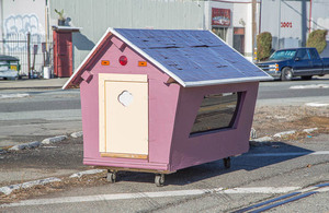 gregory-kloehn-turns-trash-into-vibrant-houses-for-the-homeless-designboom-03