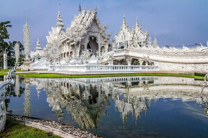 white-temple-thailand-32