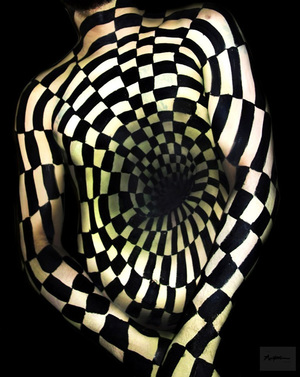 body-optical-illusion-natalie-fletcher-2