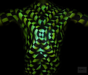 body-optical-illusion-natalie-fletcher-4