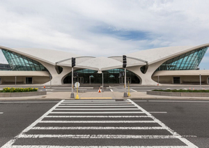 max-touhey-photographs-JFK-TWA-terminal-prior-to-renovation-designboom-09