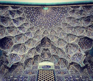 Sheikh-Lotfollah’s mosque in Esfahan, Iran