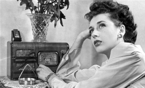 female-radio-listener-vintage-radio-01